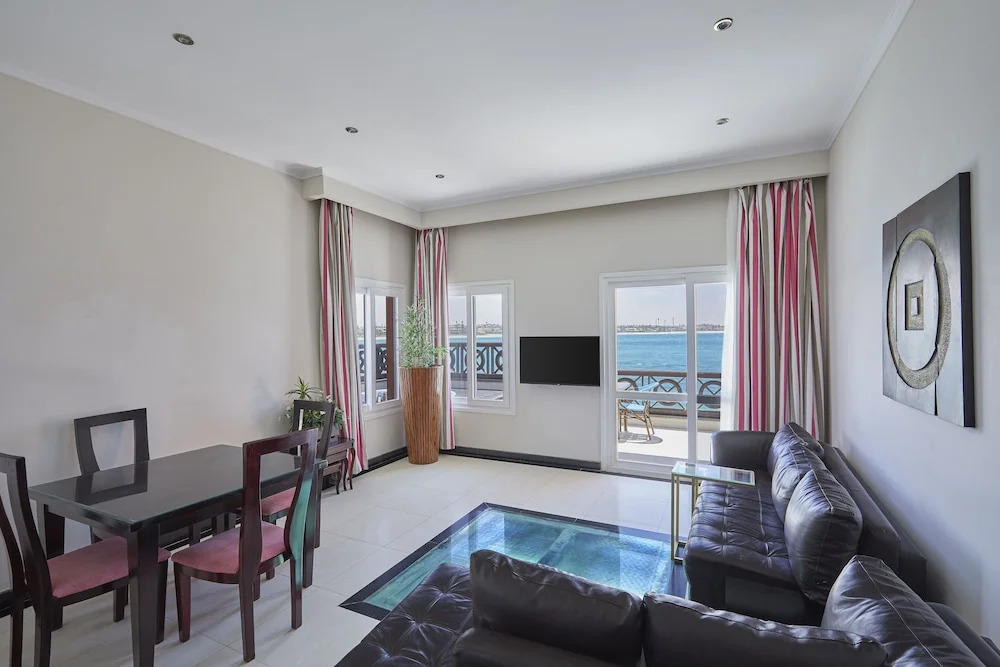 Golden Ocean Marina Hotel