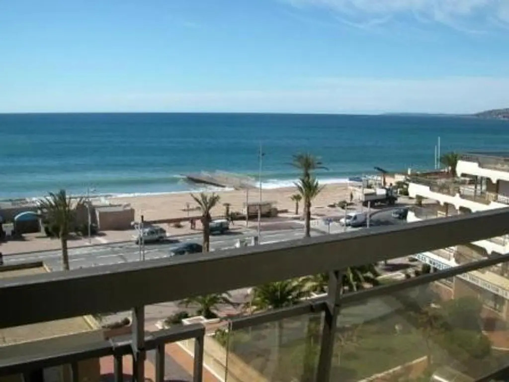 Appartement 2P, 4 Couchages, Terrasse et Salon de Jardin à 200m de la Plage, Fréjus - FR-1-226A-22