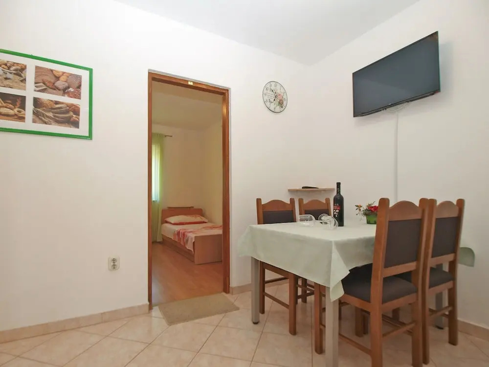 Apartment 1318