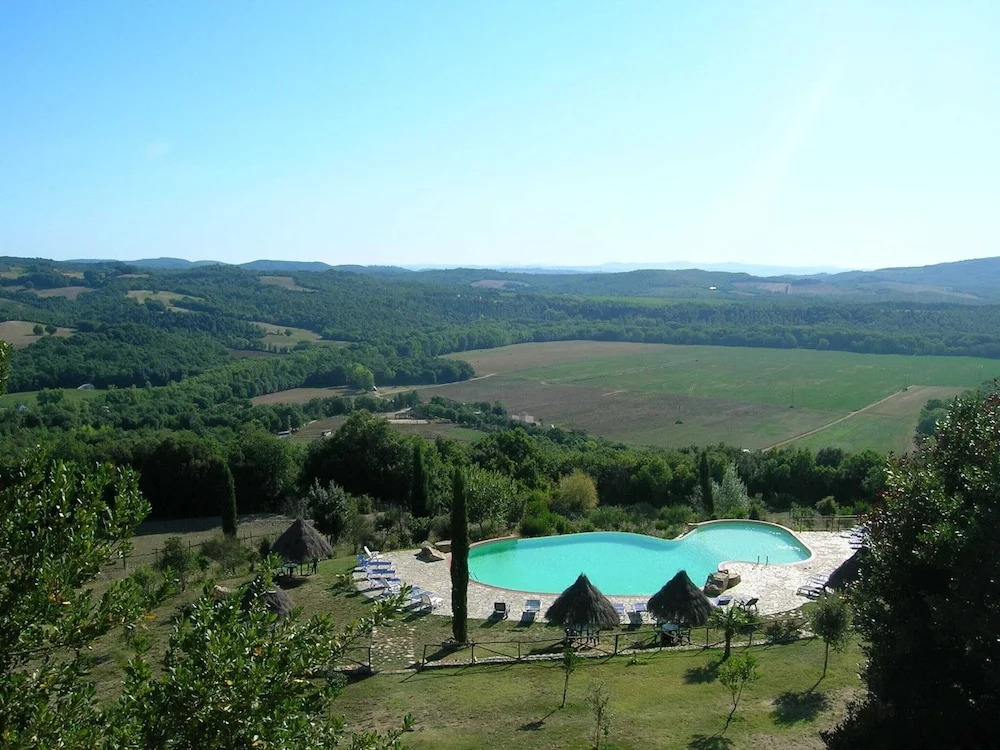 Welcoming Farmhouse in Monticiano with Garden