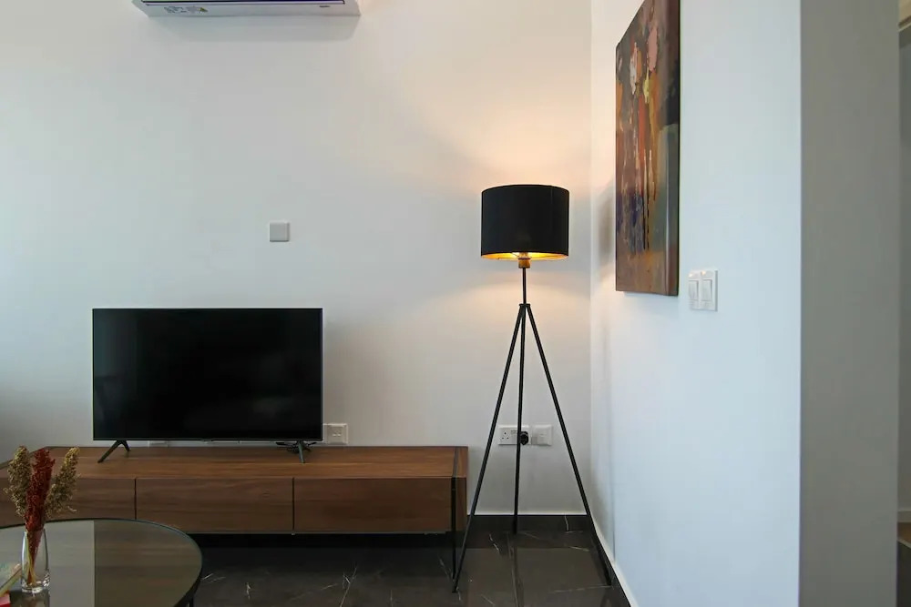 Phaedrus Living: City View Anna Residence 101