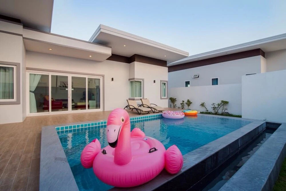 White Rose Pool Villa Hun Hin