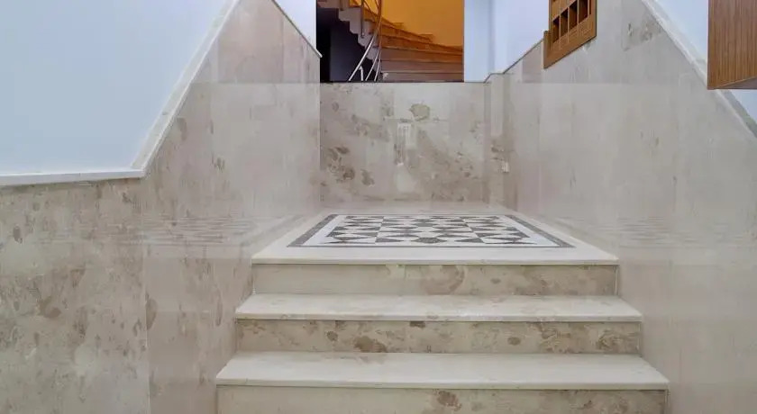 Tatavla Apartments