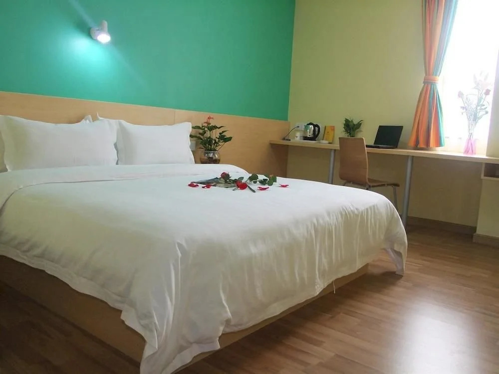 Super 8 Hotel - Shiyan Theater Sehnzhen