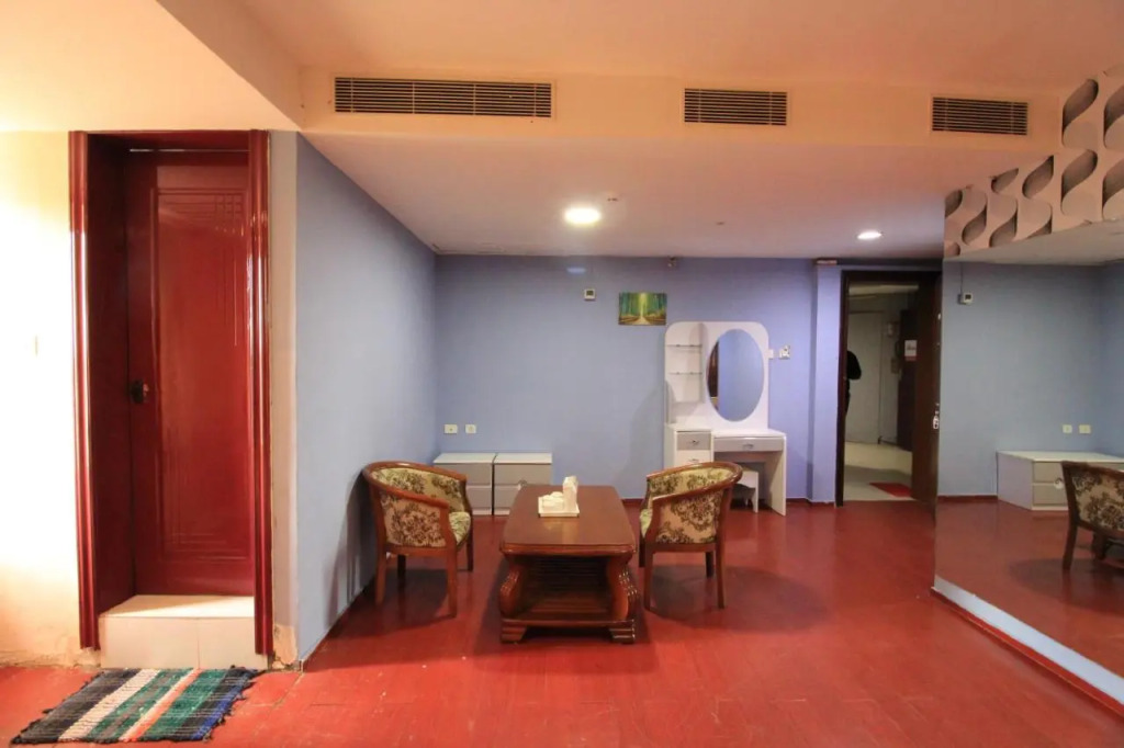 Aishwaryam Hotel