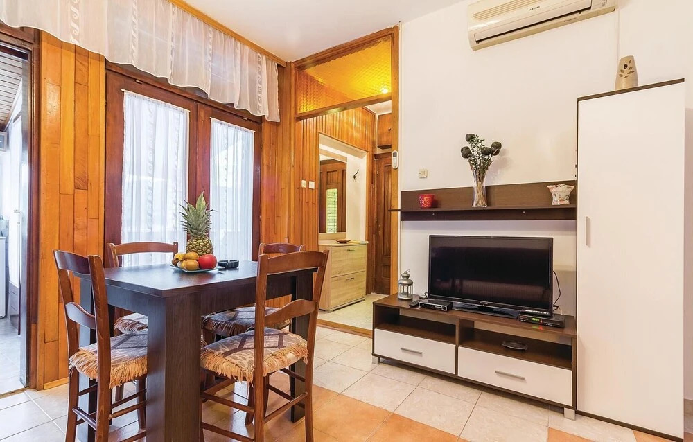 Beautiful Home in Krnica With Wifi and 2 Bedrooms