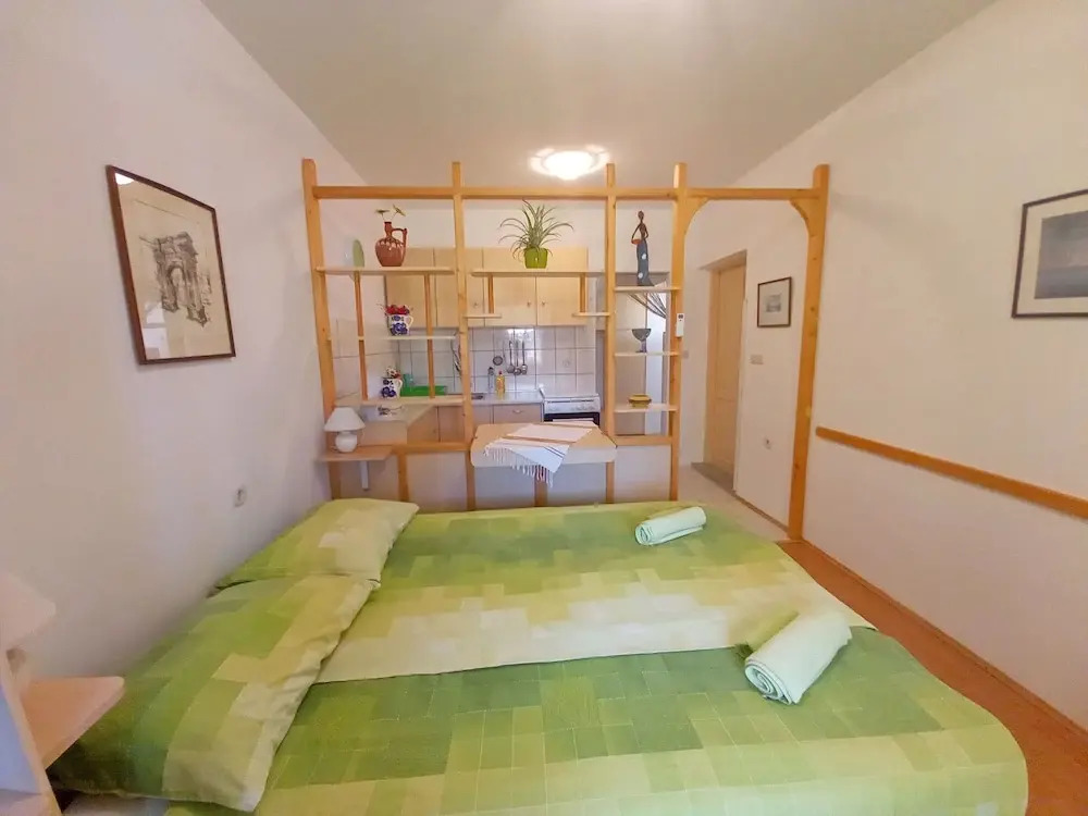 Boutique Apartment in Pješcana Uvala with Balcony