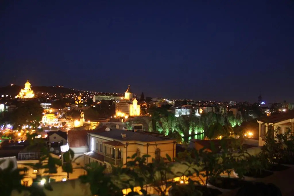 Envoy Hostel and Tours