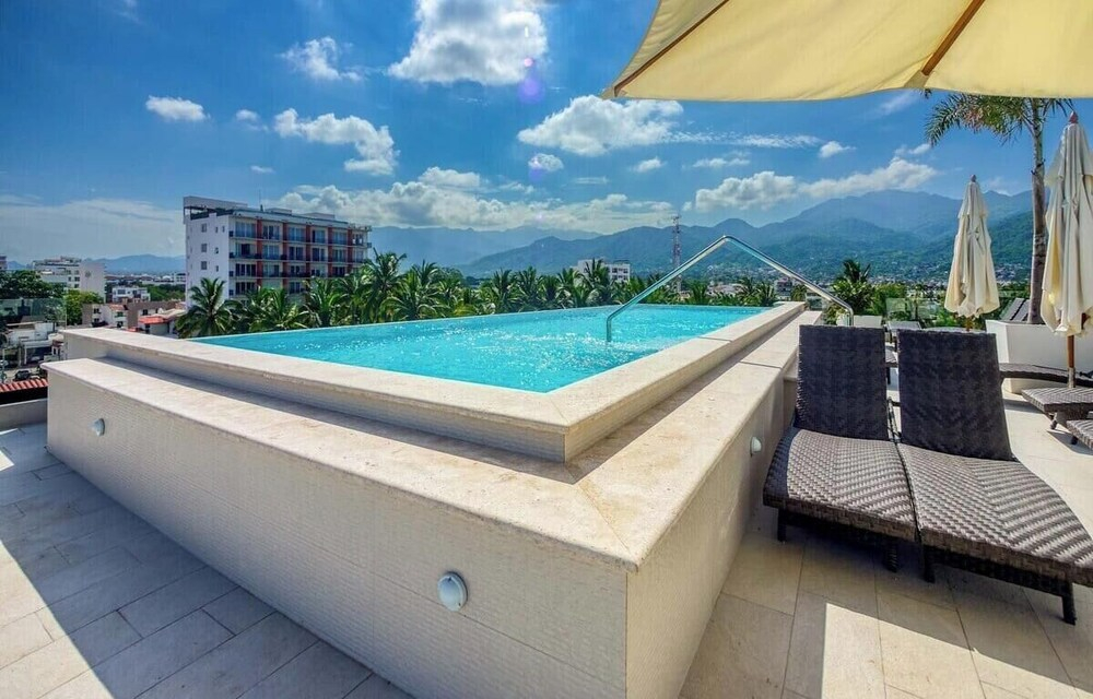 Amazing 2 BR Condo in Versalles - Rooftop Pool