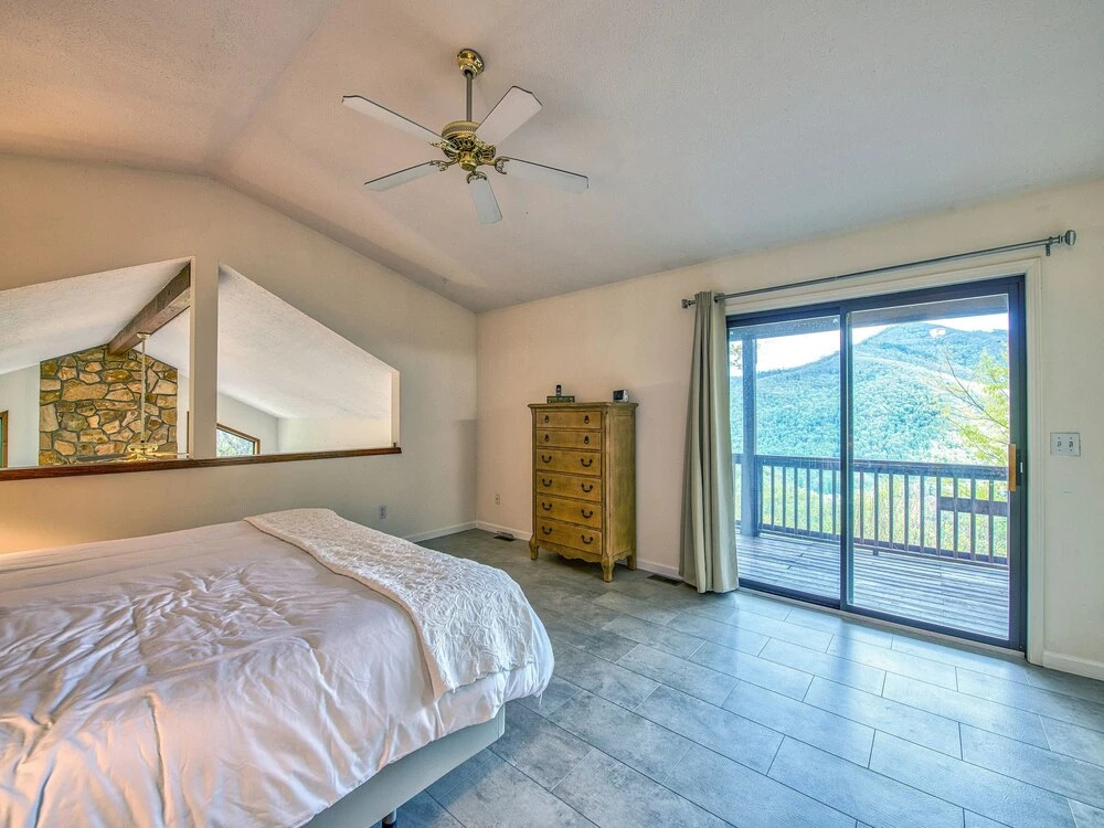 Bonnie View 21 4 Bedroom Home by Redawning