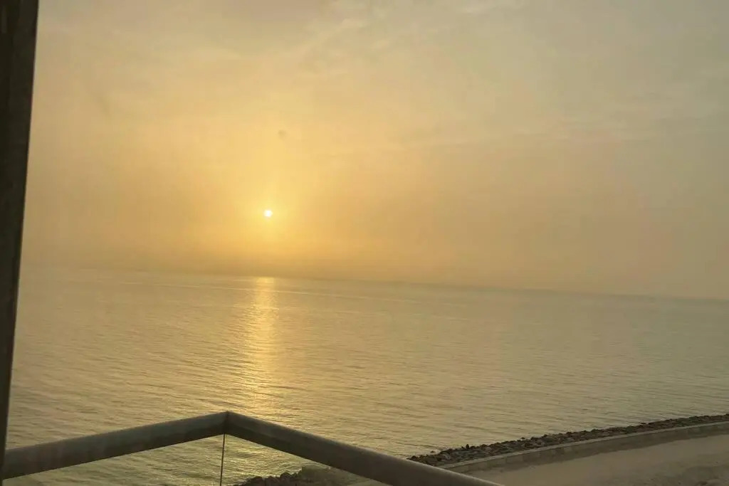 2 Bedroom Incredible Ocean Vew Apartment