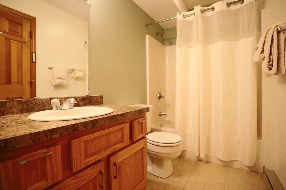 3 Bedroom Deer Park Condo on Lake and Close to Recreation Center - Dp56bw