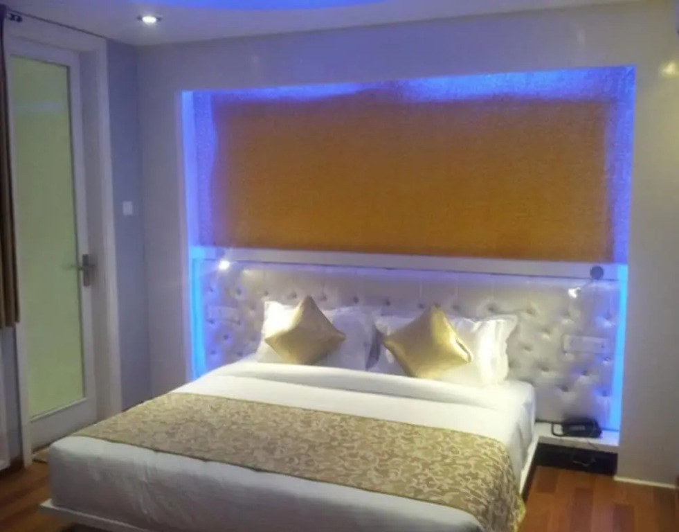 Hotel Heaven