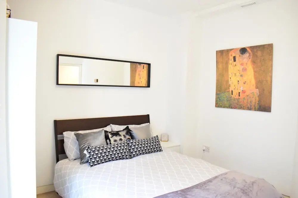 2 Bedroom Apartment in Central Dublin Sleeps 4