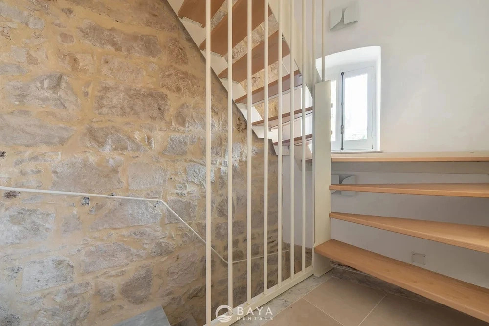 Ca Rouge - Modern Bright 3BR Boutique Retreat in the Heart of Carloforte