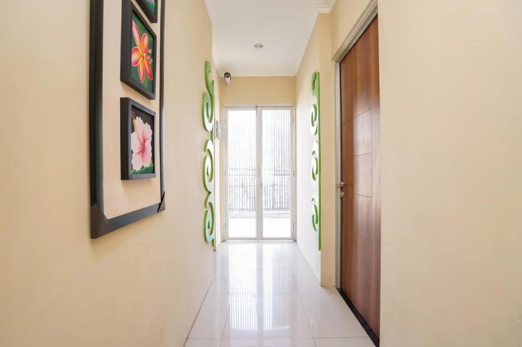 Hotel O Surabaya near Surabaya Town Square formerly Kupang Gunung Residence
