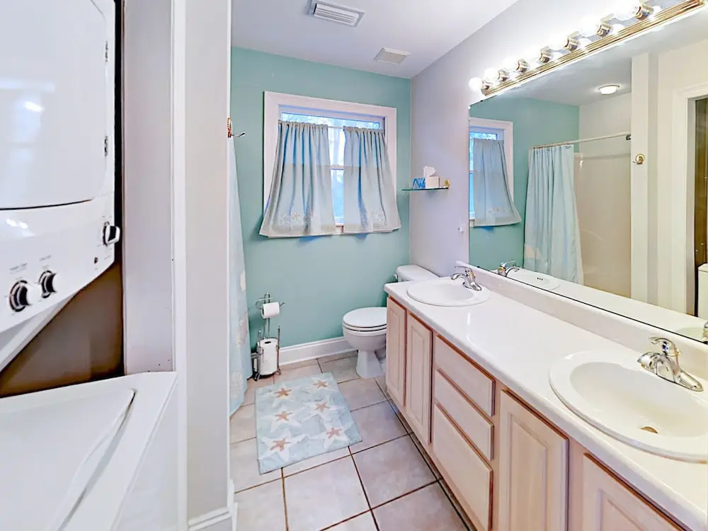 6917 Palmetto Dr Home 3 Bedrooms 2 Bathrooms Home