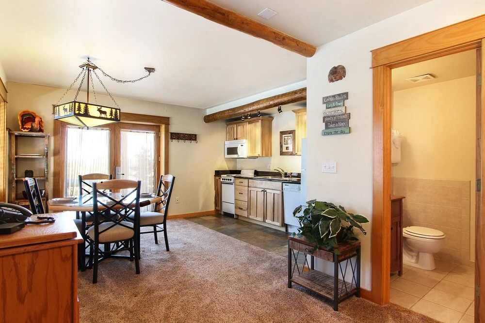 Little Matterhorn 17A 1 Bedroom Condo by RedAwning