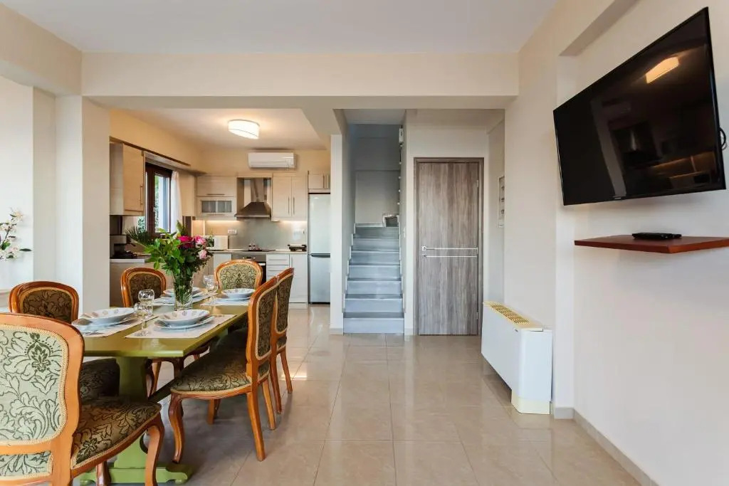 Villa Armonia - Beachfront Majestic Retreat
