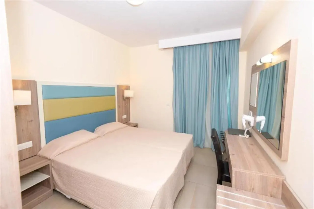 Tofinis Hotel
