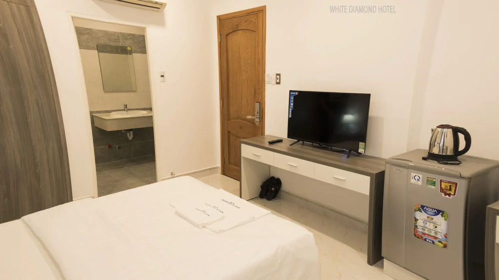 White Diamond Airport Hotel