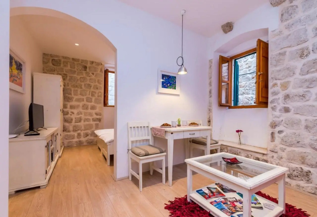 Historical City Center Apartment