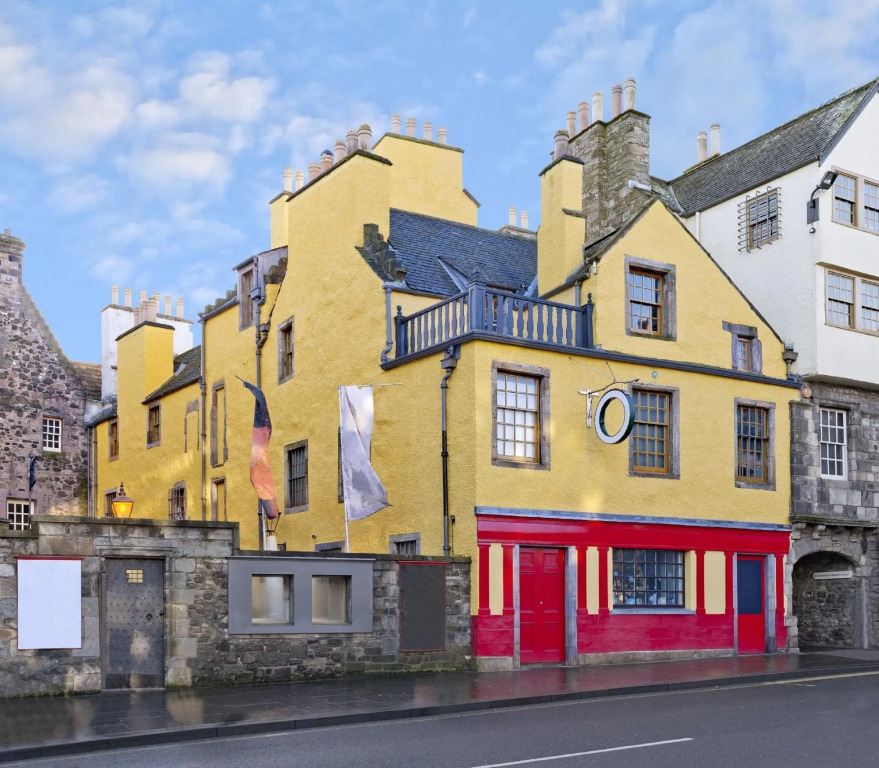 Lyla Rooms