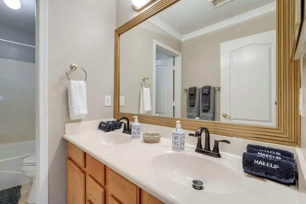 Private Pool & Patio: Spacious Gilbert Getaway!