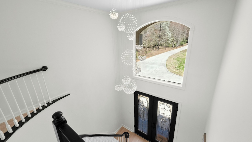 Knotty Pines by Avantstay Lake Views, Renovated