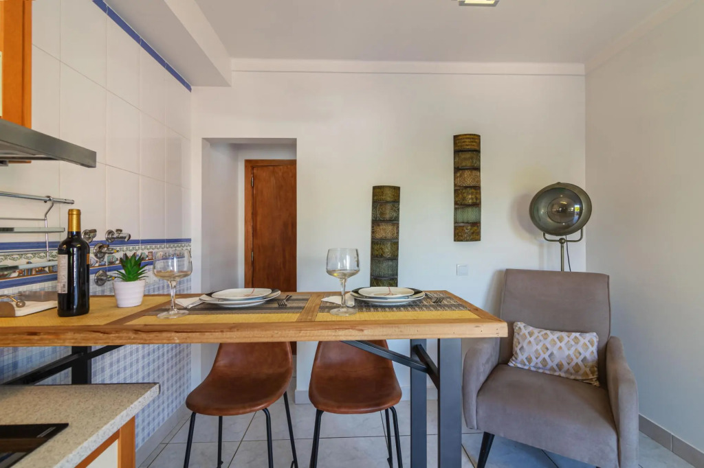 Faro Airport Flat 3 by Homing
