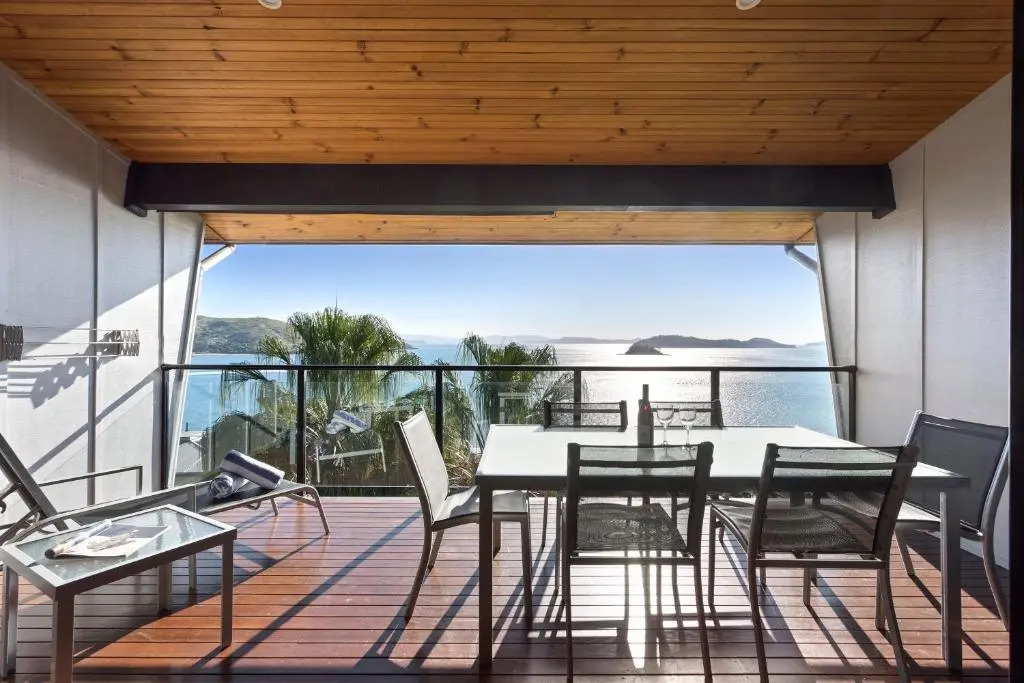 Shorelines 23 Hamilton Island 2 Bedroom Ocean View  Near Marina With Golf Buggy
