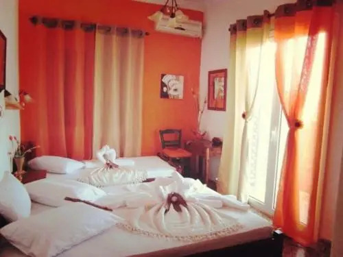 Violetta Rooms