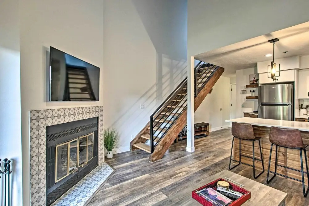 Contemporary Family Condo by Pineview Reservoir!