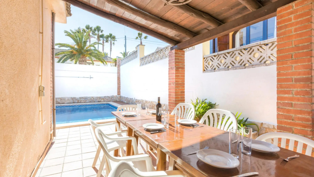 Del Pi in Blanes with 4 bedrooms and 2 bathrooms