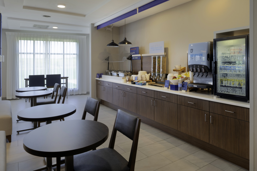 Holiday Inn Express Hotel & Suites Fort Atkinson by IHG