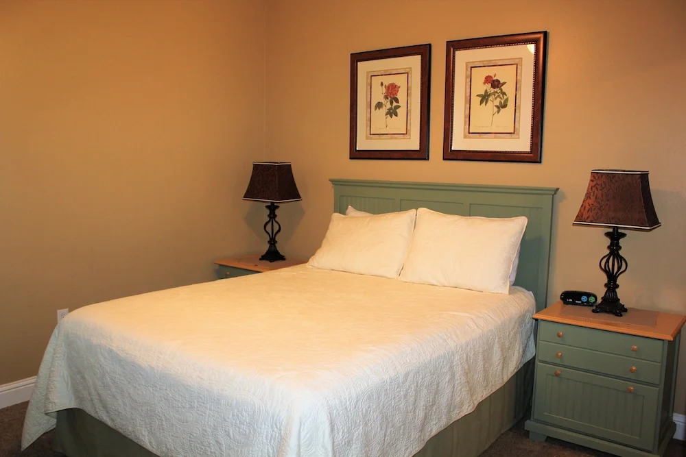 Lighthouse 1405 by ALBVR - Floor to ceiling sliding glass doors - 2BR plus kids bunk room