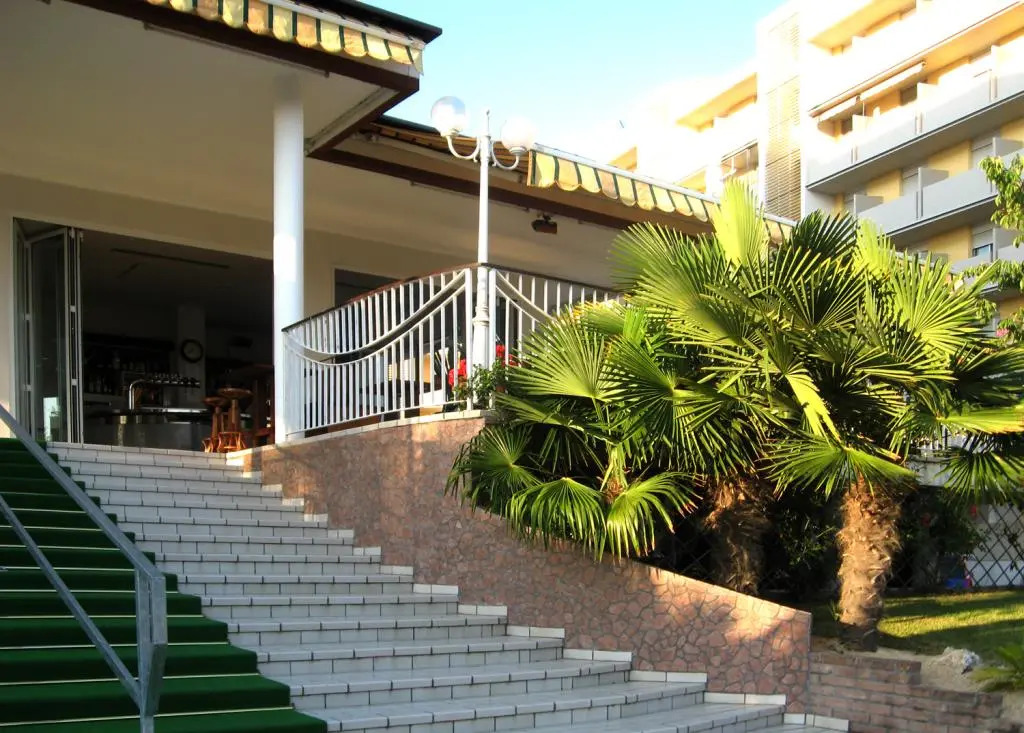 Hotel Ambassador