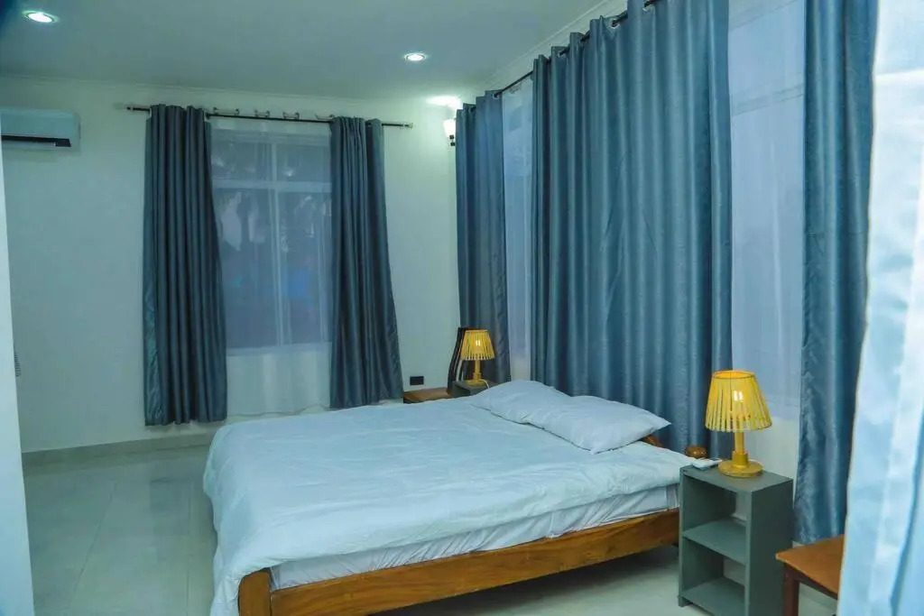 A gorgeous 2 bedroom condo with a king size bed