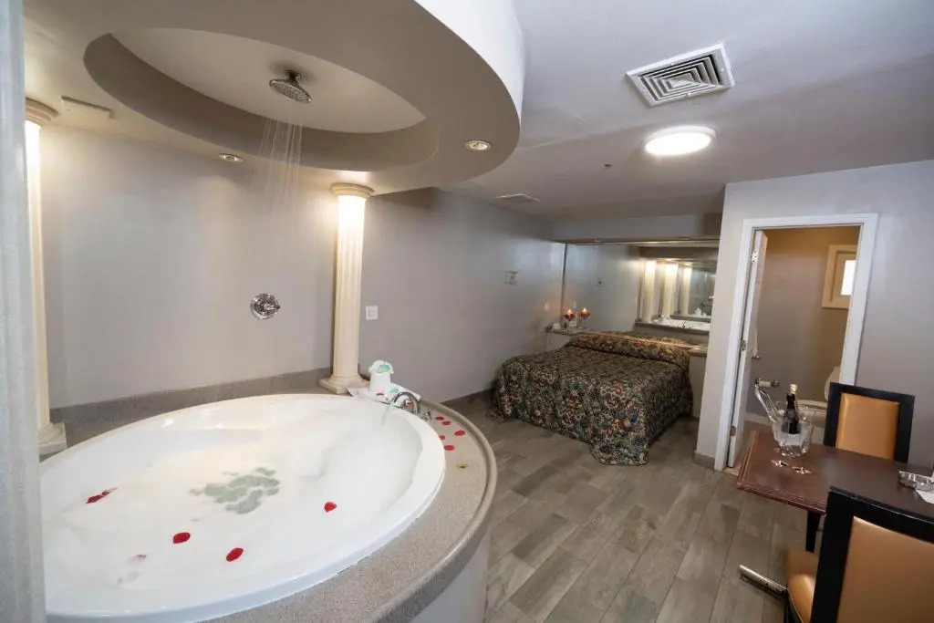Post Road Inn Motel