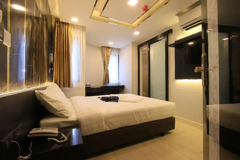 Pratunam Atrium Hotel