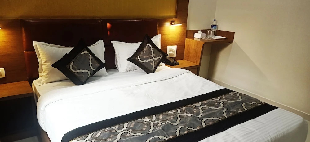 Deluxe Inn
