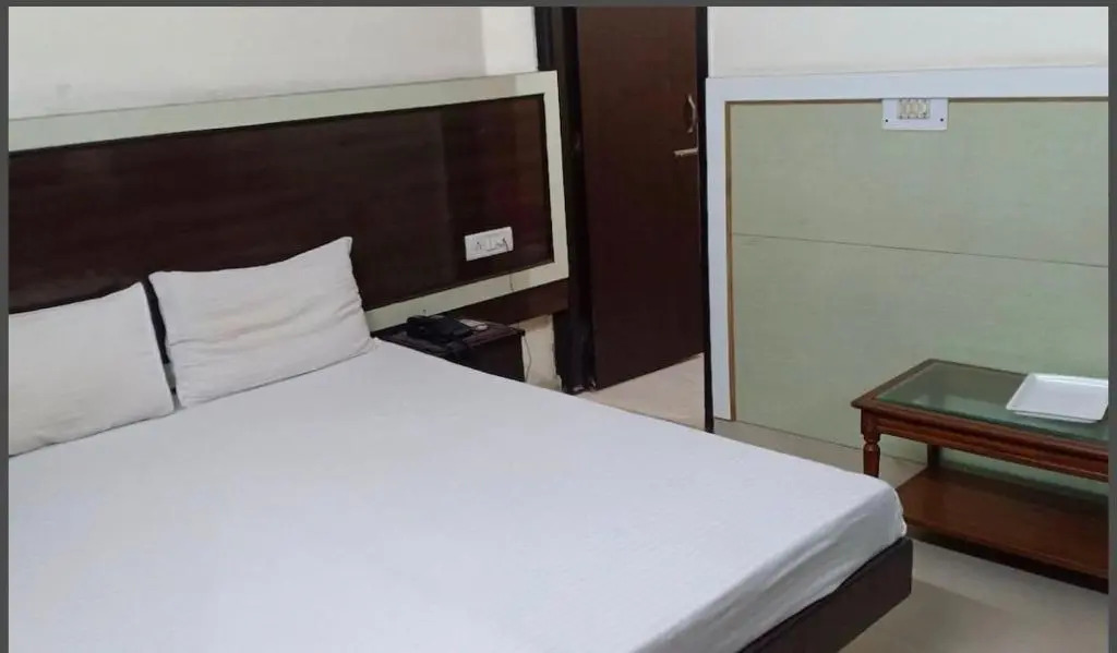 OYO Rooftop Inn