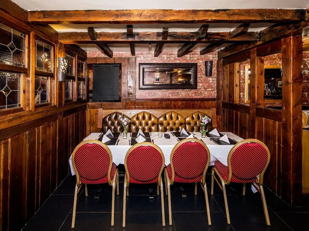 Hardwick Arms Hotel