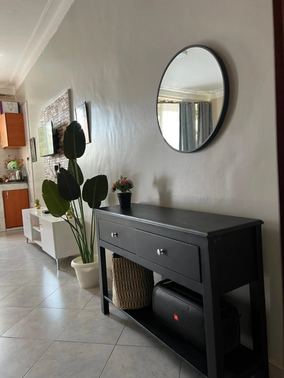 Cozy room with WIFI,parking space close to everything