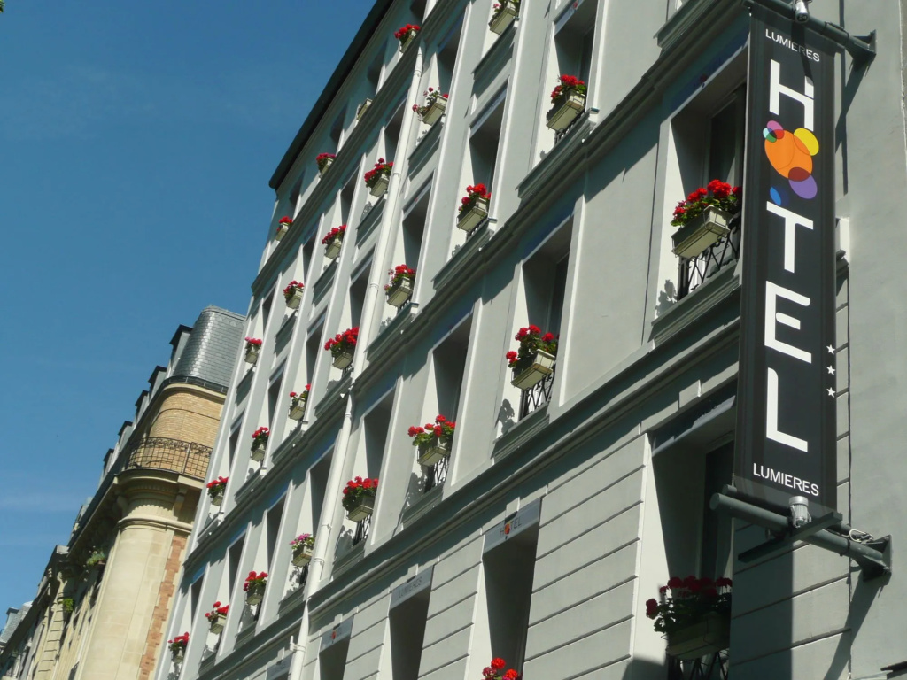 Hôtel Lumières Montmartre Paris