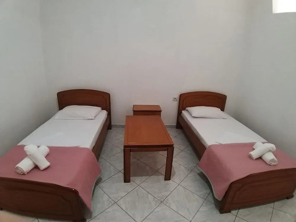 Apartments and Rooms Armanda