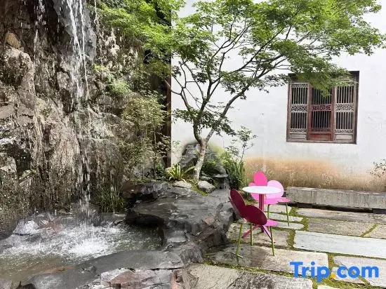 Meike Aitu Hostel