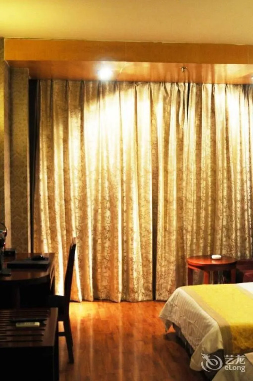 Xinji Holiday Hotel