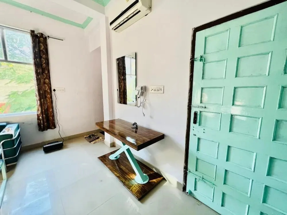 Bhoora House