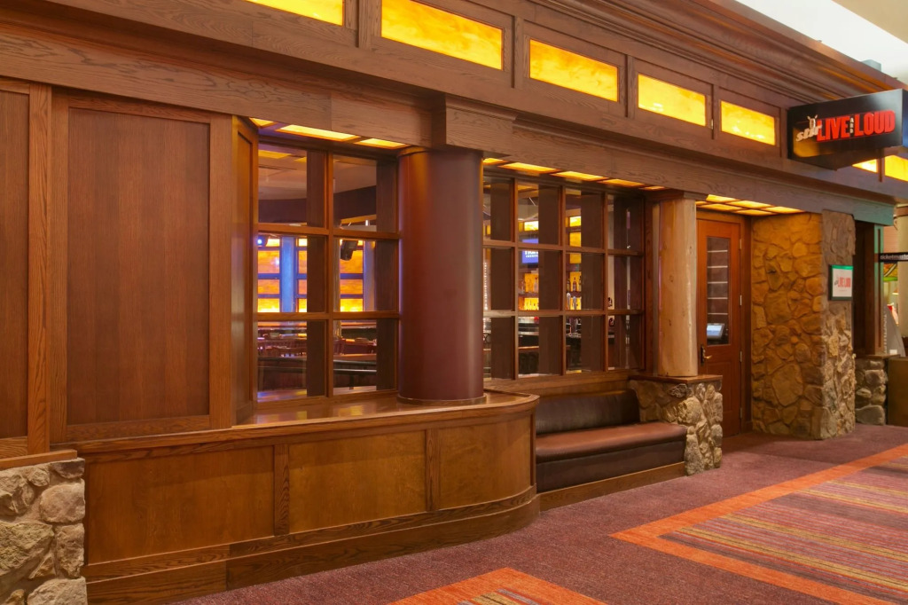 Harrah's Council Bluffs – A Caesars Rewards Destination